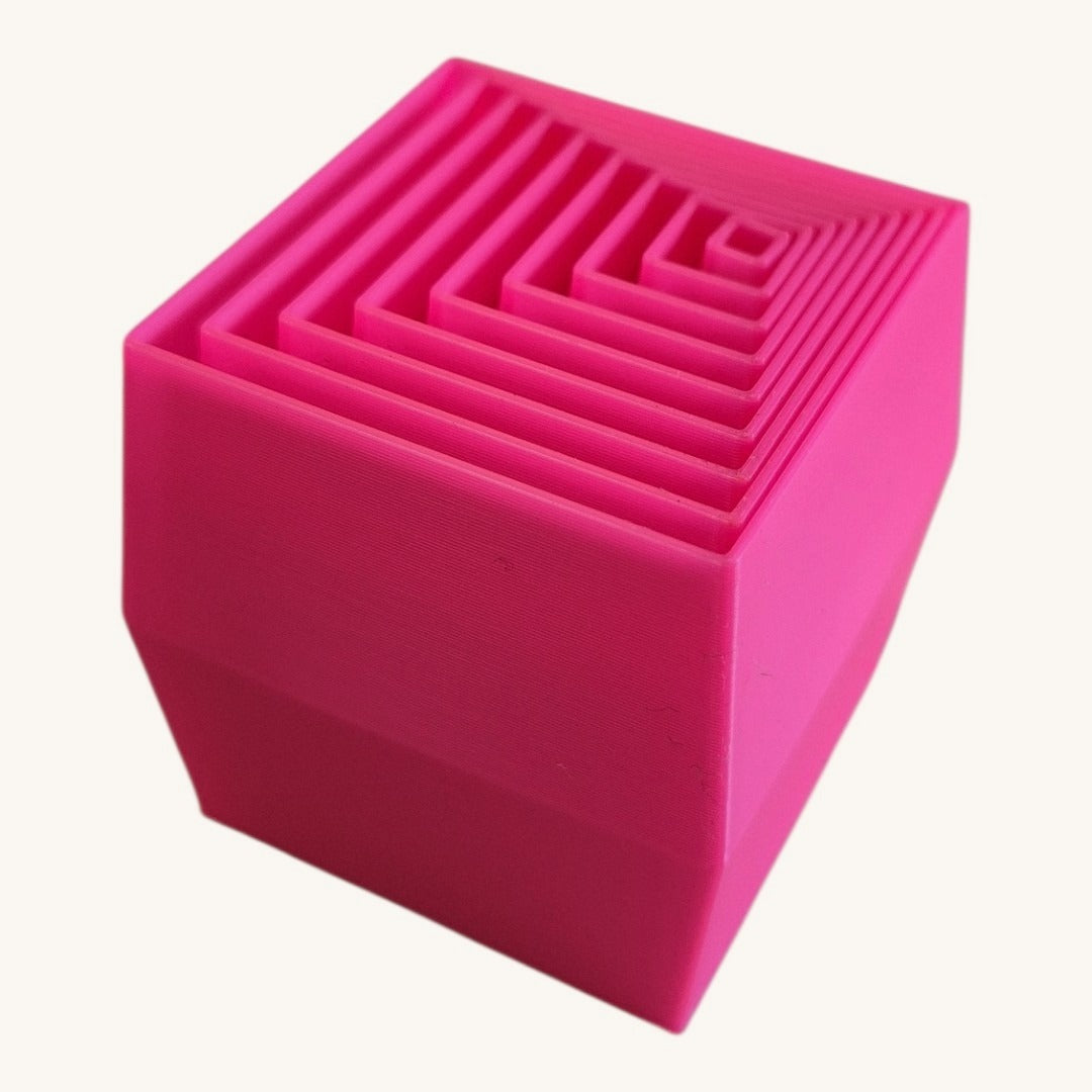 Cubo Expansível fechado em três quartos